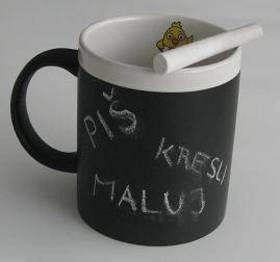Hrnek Kuře s křídou hnědý
